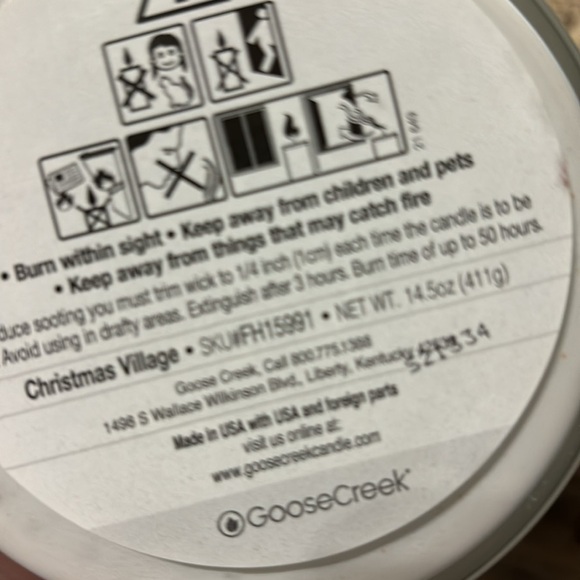 NEW GOOSE CREEK SNOW DAY FARMHOUSE 3 WICK SCENTED CANDLE - Picture 9 of 9